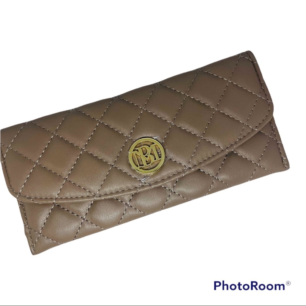 NWT STUDIO BADGLEY MISCHKA Diamond Quilted Cover Women's Wallet, Vegan Leather